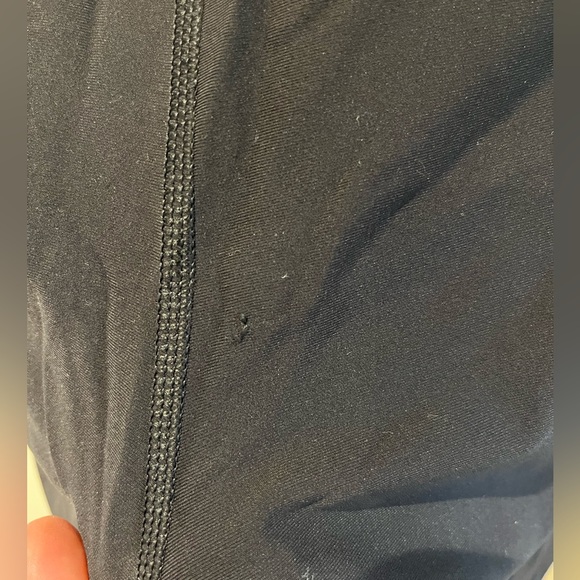 Lululemon reflective scalloped leggings, size 4 - Picture 7 of 9